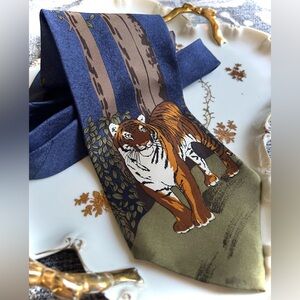 WWF World Wildlife Fund Silk Tiger Print Tie in Blue and Green